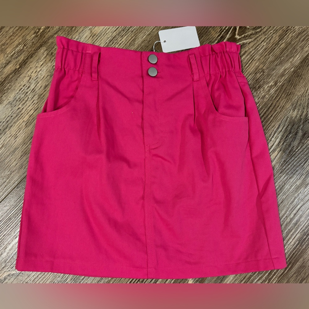 HYFVE Fuchsia Skirt with Button Detail…NWT💓